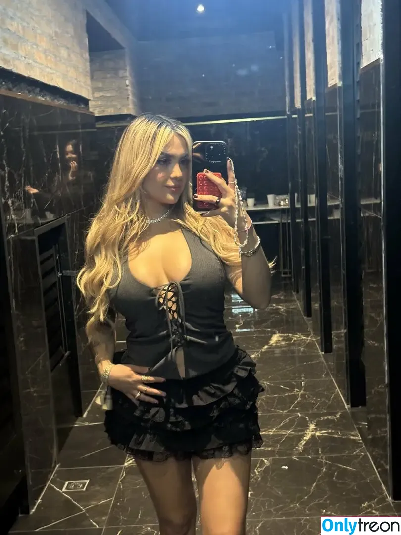 AriGameplays голая photo #0050 (ari_gameplays)