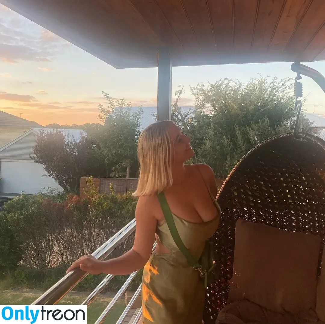 Arlea nude photo #0019 (arleamelbin)