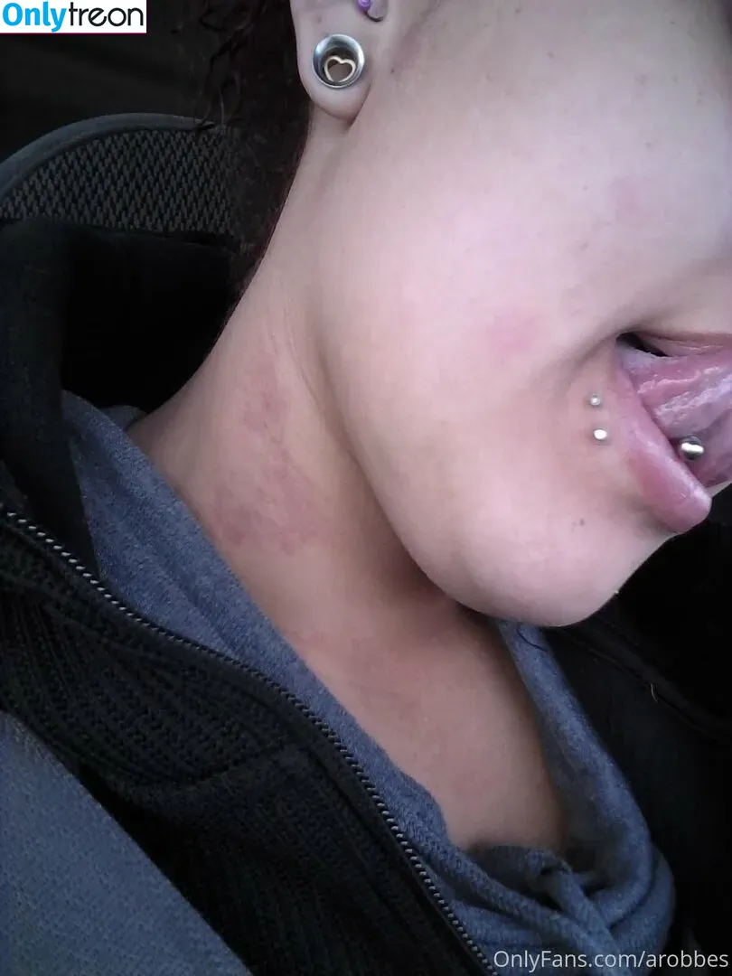 arobbes nude photo #0052 (arobb.y)