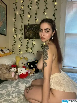 artbitch666 / huhlaynuh nude photo #0130