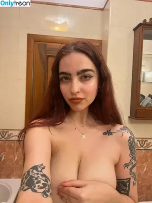 artbitch666 / huhlaynuh nude photo #0149