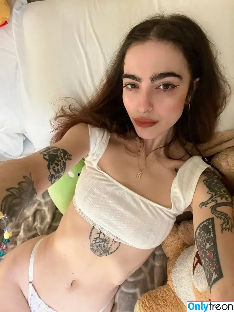 artbitch666 nude photo #0132 (huhlaynuh)