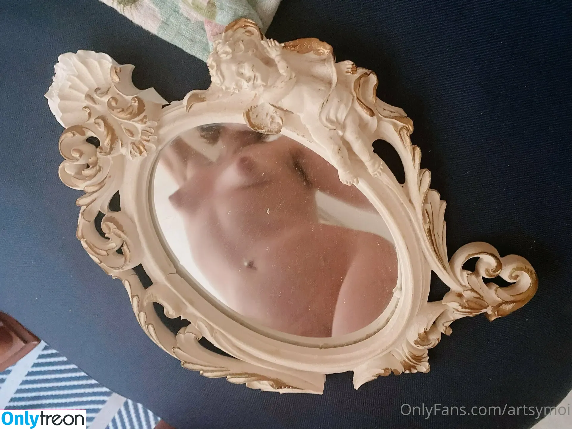 artsymoi nude photo #0039 (_mercurious / misshopeee / pitchthebabyy_)