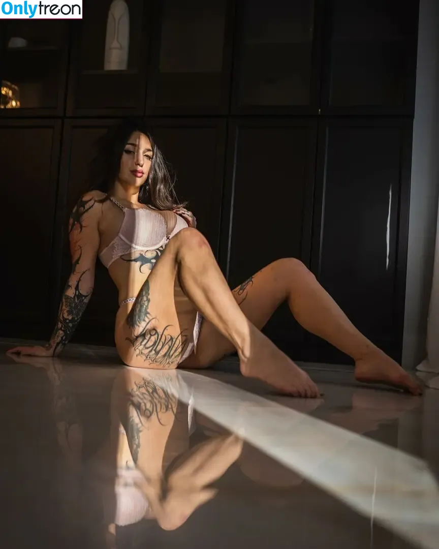 Aryabella nude photo #0104 (OliviaXORose / aryabellax)