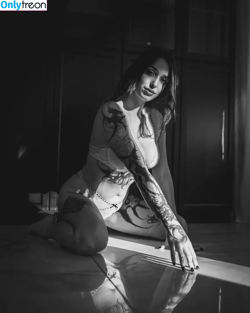 Aryabella nude photo #0111 (OliviaXORose / aryabellax)
