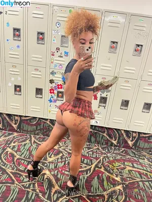 ashhdabrattt / ashhdaabrattt nude photo #0011