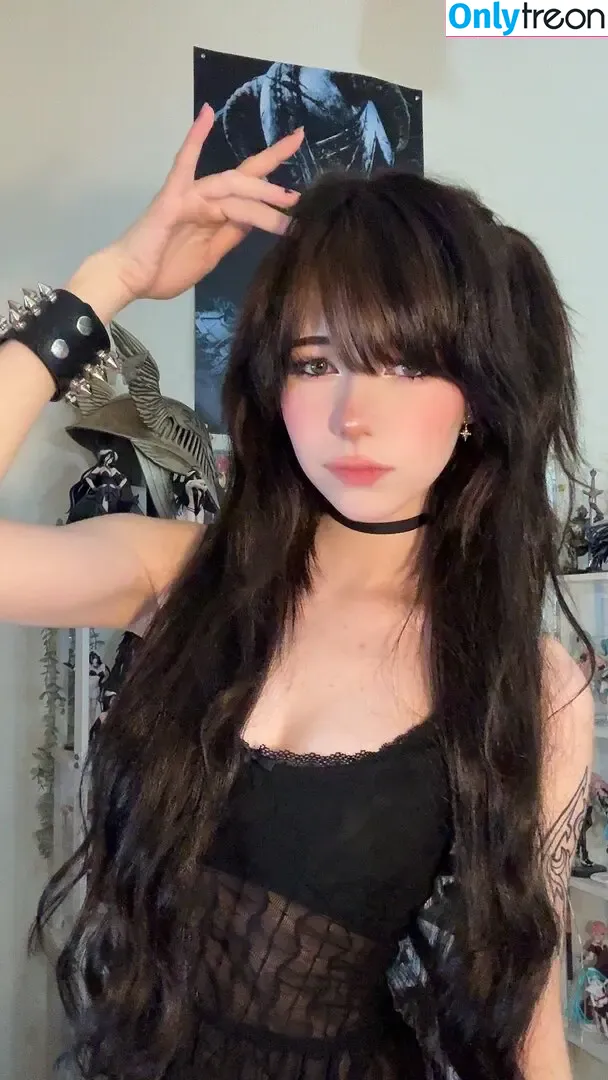 ashisbees nude photo #0321 (iamb33s)