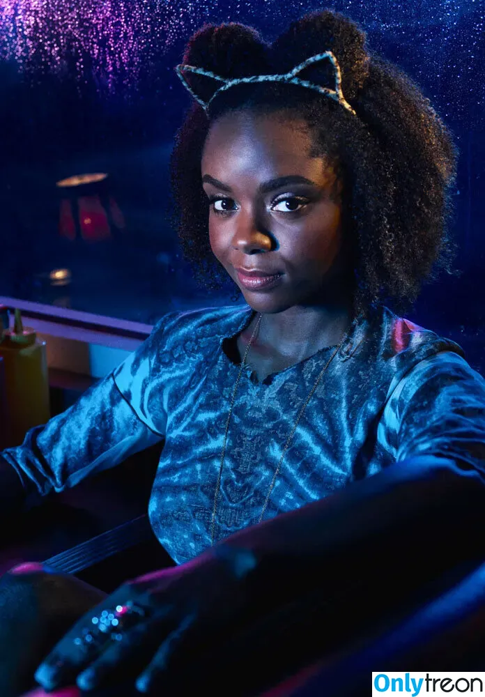 Ashleigh Murray голая photo #0032 (iamamurray / smashley0721)