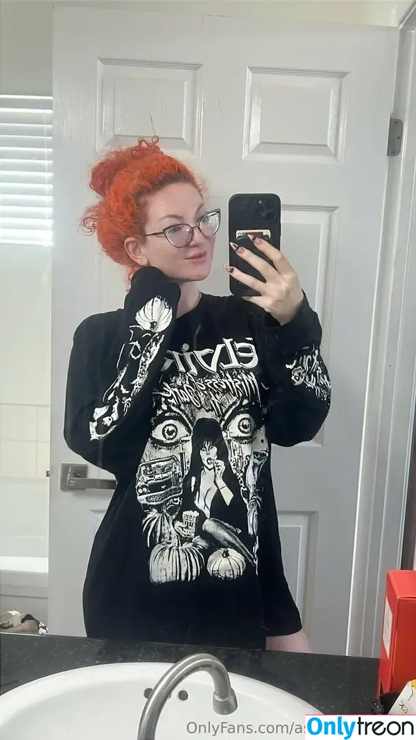 ashlewddaefree nude photo #0274 (msdivahhforlife)