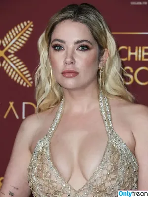 Ashley Benson / AshBenzo / ashleybenson nude photo #0918