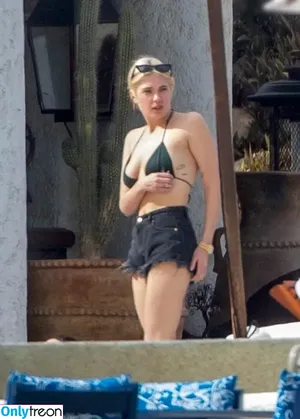 Ashley Benson / AshBenzo / ashleybenson фото голая #1057