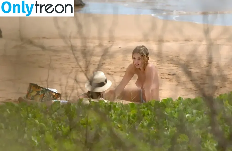 Ashley Benson nude photo #1256 (AshBenzo / ashley_benson1 / ashleybenson)