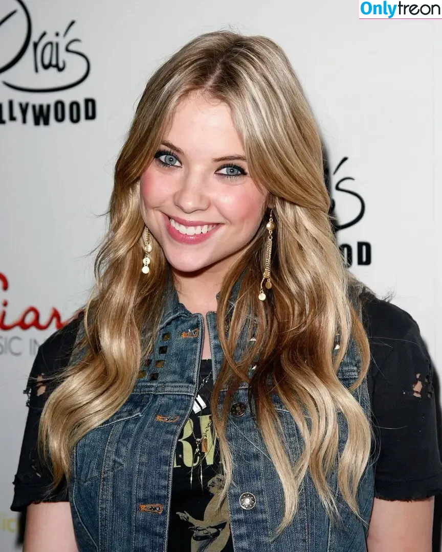 Ashley Benson nude photo #1350 (AshBenzo / ashley_benson1 / ashleybenson)