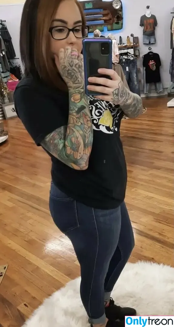 Ashley Brown голая photo #0002 (ashleyyyleighann / browniecakez)
