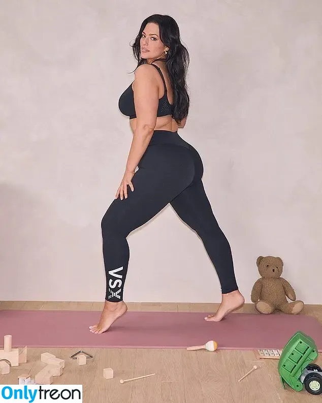 Ashley Graham голая photo #1677 (AshleyGraham / ashley_2020xxx / theashleygraham)