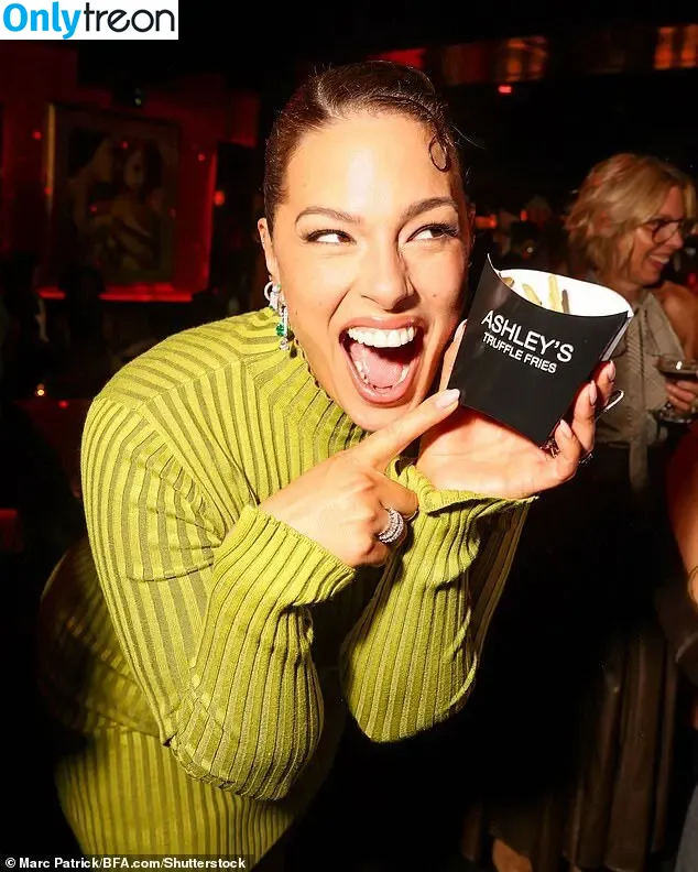 Ashley Graham голая photo #1848 (AshleyGraham / ashley_2020xxx / theashleygraham)