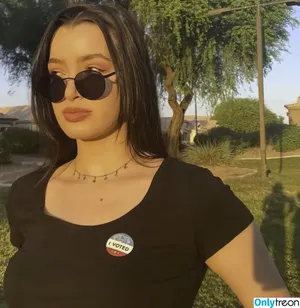 Ashley Ippolito / Reacts By Ash / ashley_ippolito / ashleyippolito / ur internet mom ash nude photo #0017
