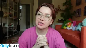 Ashley Ippolito / Reacts By Ash / ashley_ippolito / ashleyippolito / ur internet mom ash nude photo #0021
