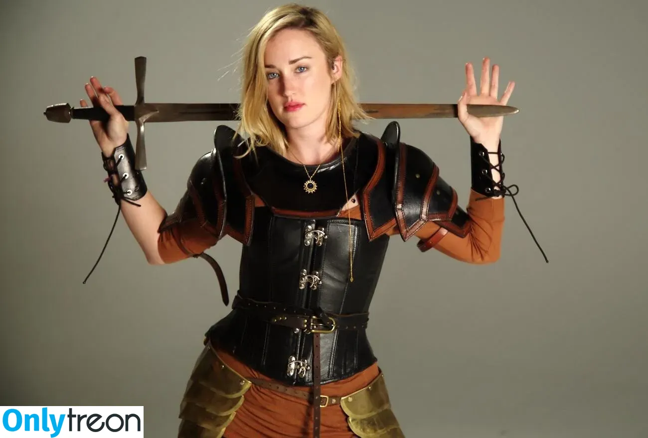 Ashley Johnson голая photo #0001 (ashleythejohnson / johnsonhubfans / thevulcansalute)