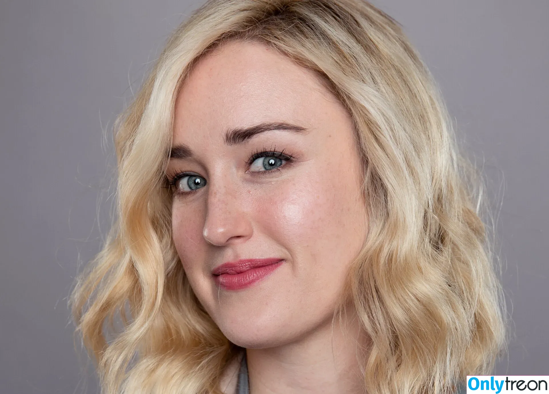 Ashley Johnson nude photo #0113 (ashleythejohnson / johnsonhubfans / thevulcansalute)