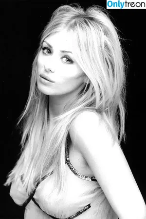 Ashley Mulheron / ashleymulheronpublic nude photo #0004