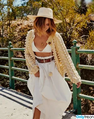 Ashley Tisdale / ashleytisdale / yummyyardie фото голая #0647