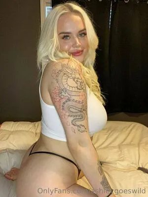 ashleygoeswild / ashleysgonewild nude photo #0015
