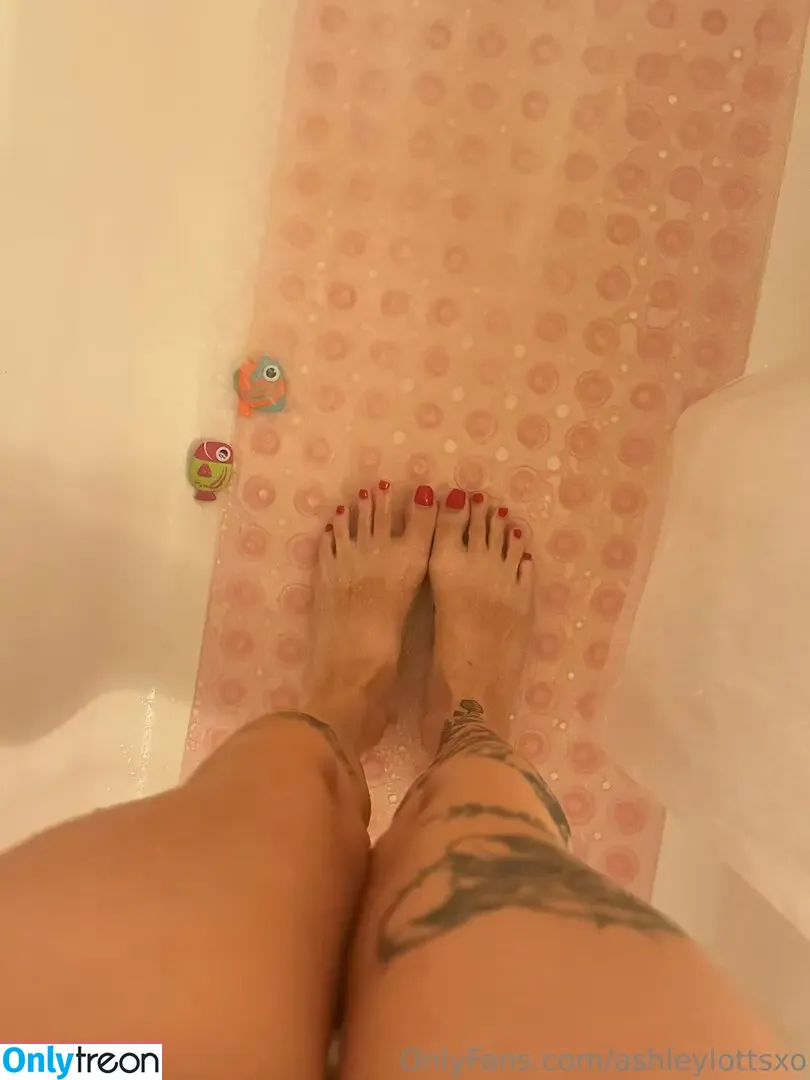 Ashleylottsxo nude photo #0079 (Ashley Lotts / ashleylottsx / ustonedtoesxo)