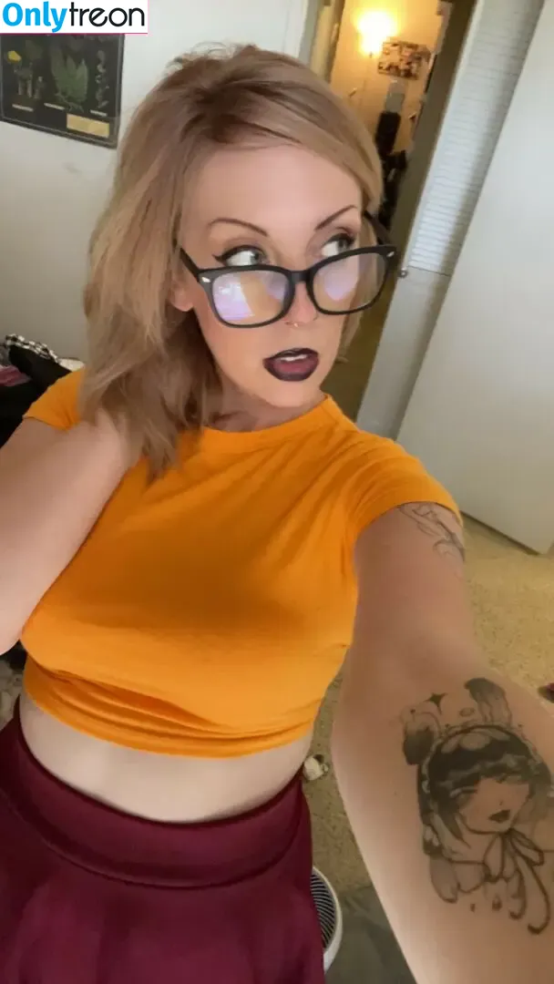 Ashleyrabbit nude photo #0004 (ashleyrabbitdraws / feralbxnny)
