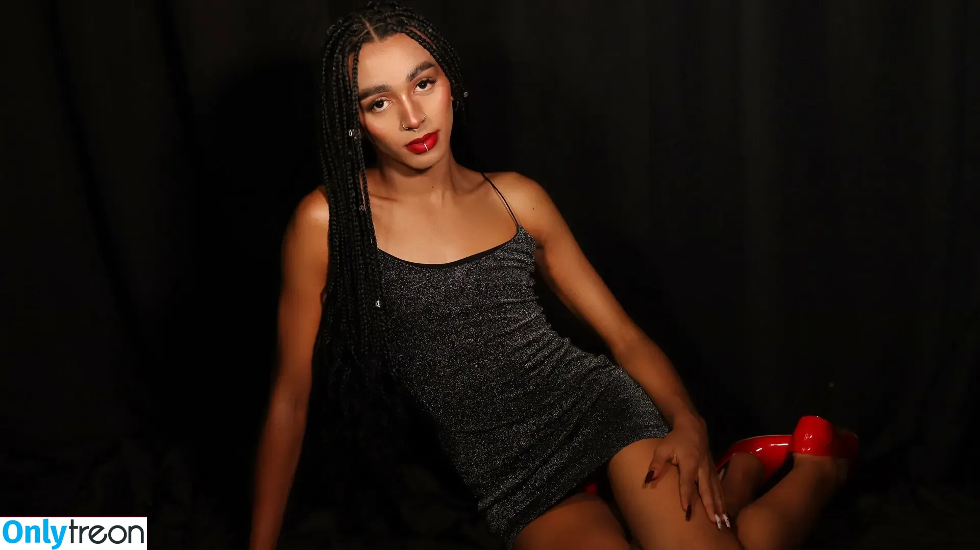 AshleyyFox_ nude photo #0005 (AshleyyFoxis / ashleyy_foxis)