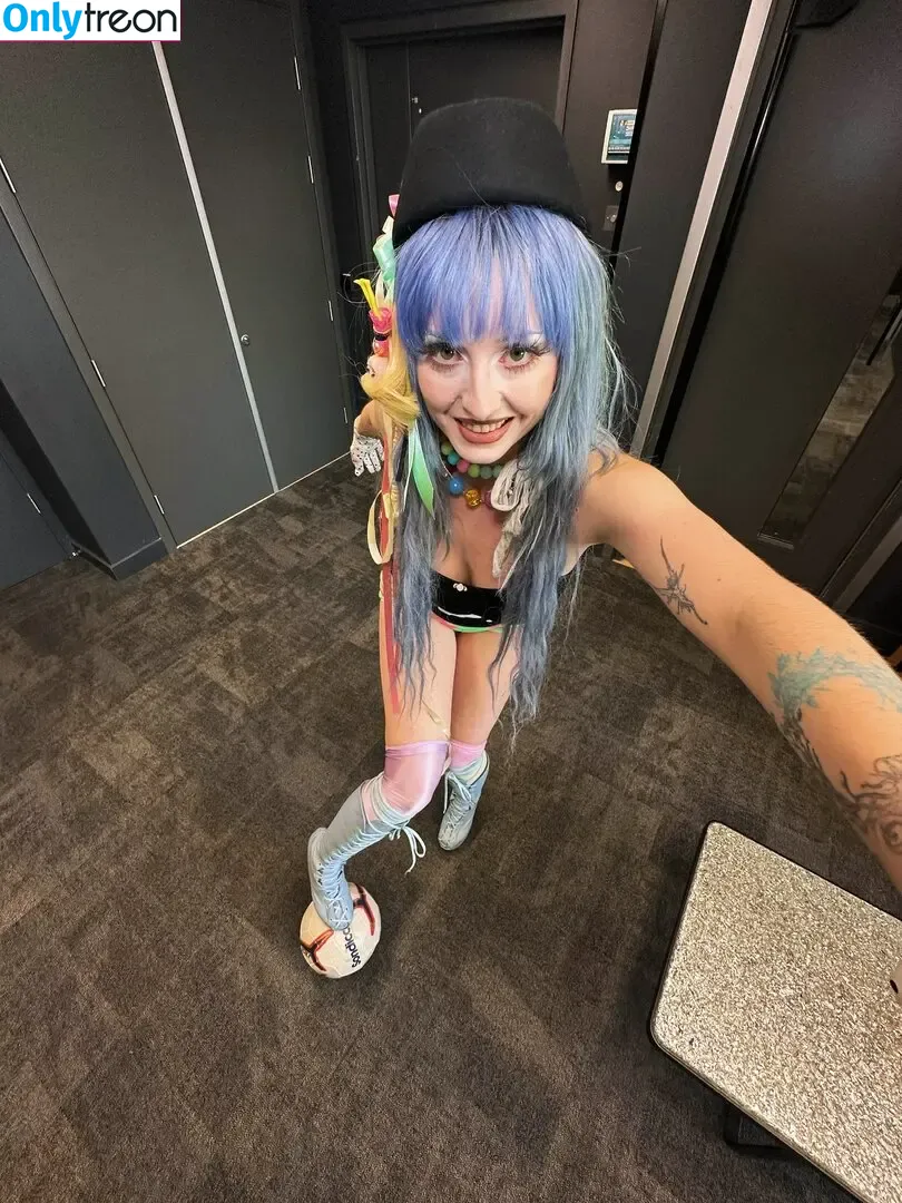Ashnikko nude photo #0348 (ashnico)
