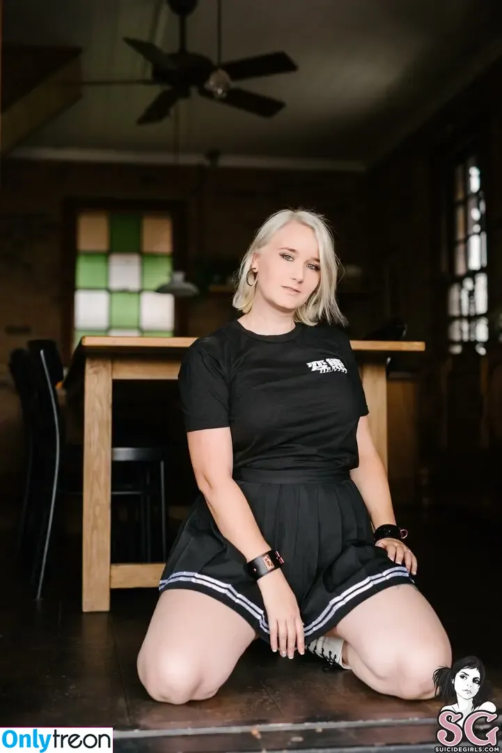 Ashsinns nude photo #0001 (ashesofsin / ashsins707)