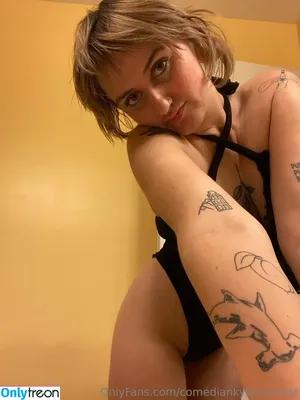  nude photo #0005
