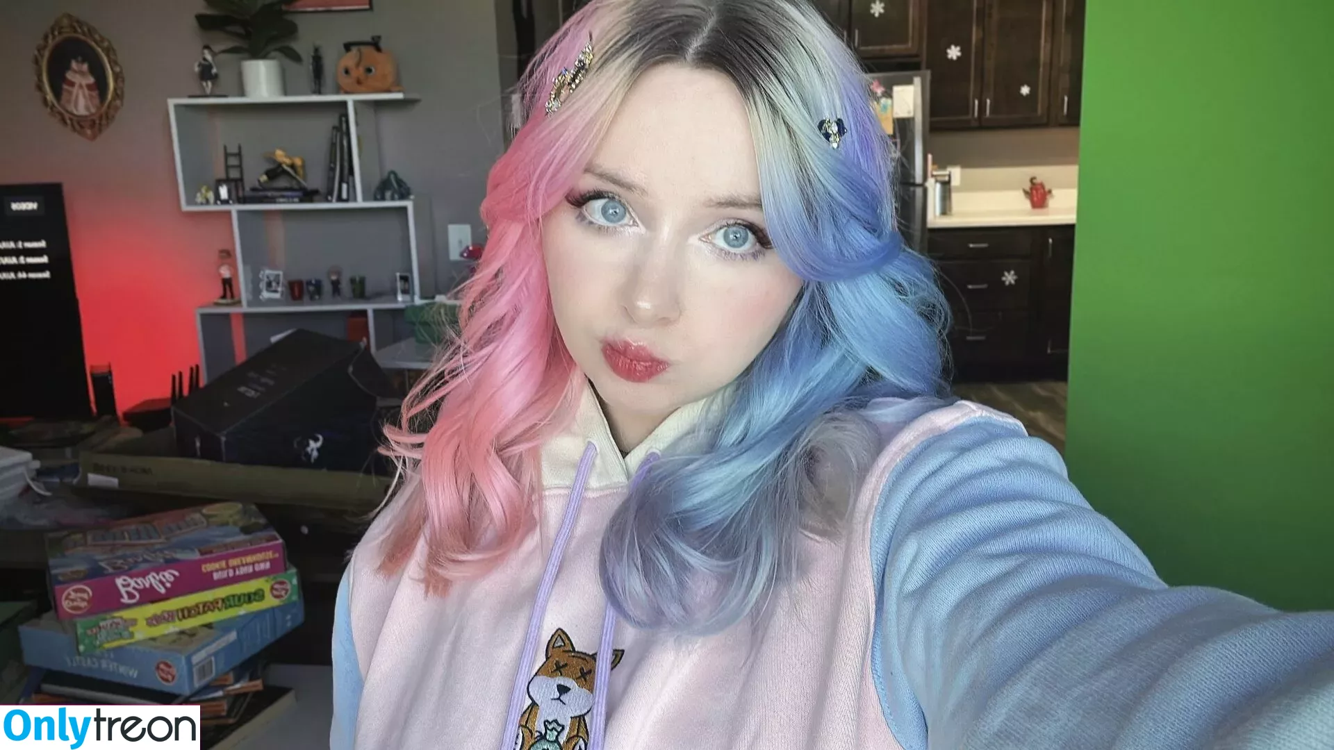 Ashtronova голая photo #0053 (Ashtronova)