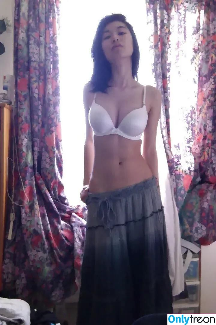 Asian from early 2000 era nude photo #0002 (Asian from early 2000 era)