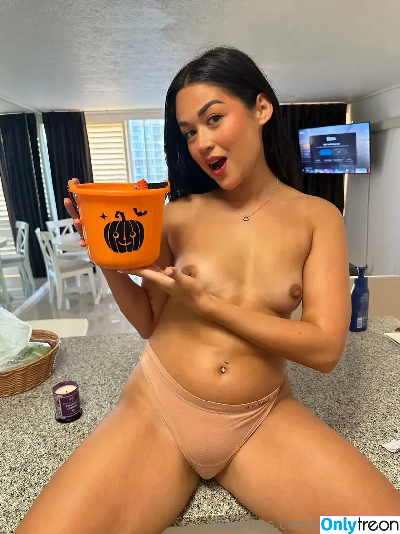 asianbabee nude photo #0011 (Sophie / msianara)
