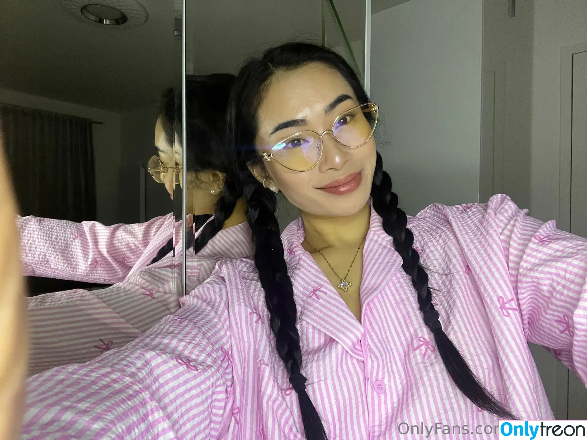 asianiina nude photo #0100 (asianina.mariia)