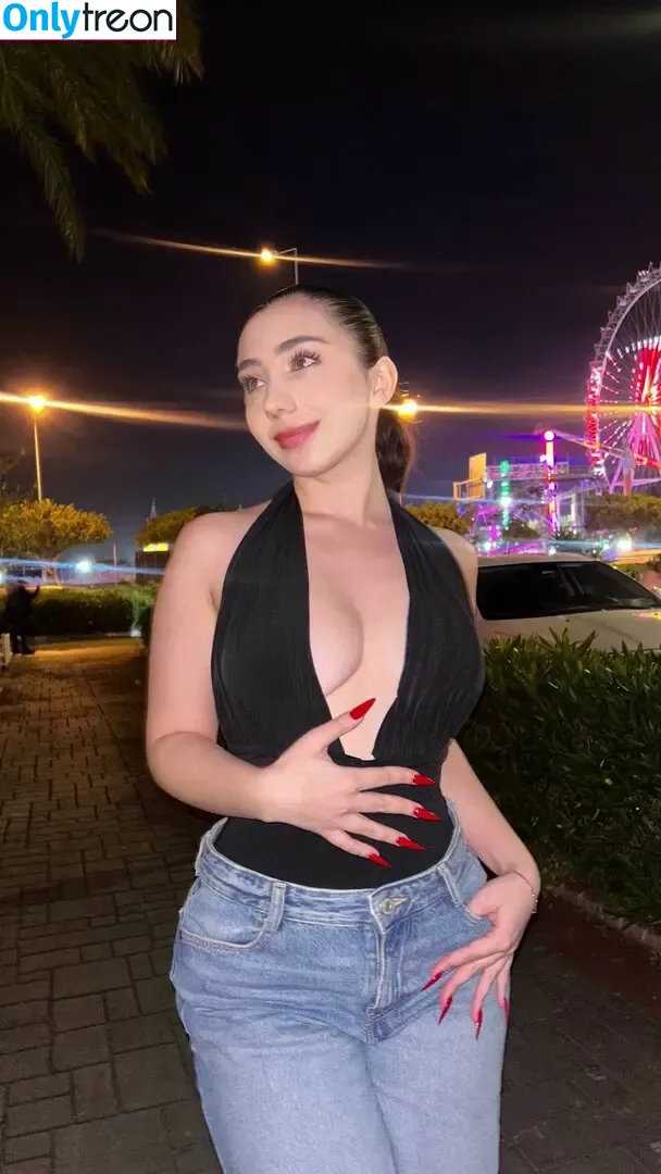 askonuzelanur nude photo #0088 (Askonuz Elanur)