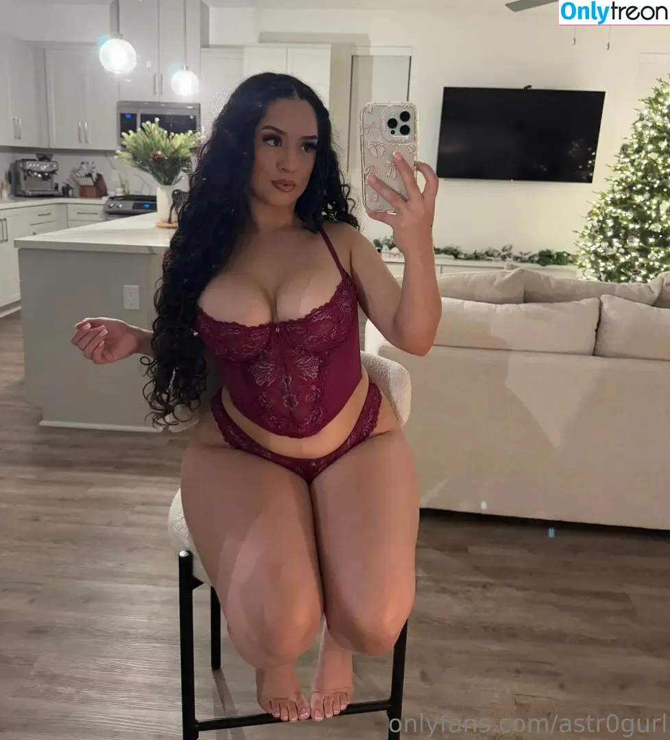 astr0gurl nude photo #0001 (astr0gurl)