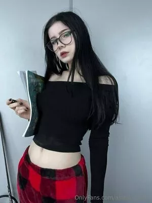 astrid.gothly / bluexastrid / cashew225 nude photo #0007