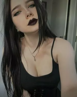 astrid.gothly / bluexastrid / cashew225 nude photo #0024
