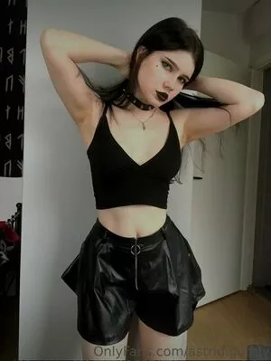 astrid.gothly / bluexastrid / cashew225 nude photo #0062