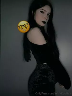 astrid.gothly / bluexastrid / cashew225 nude photo #0078