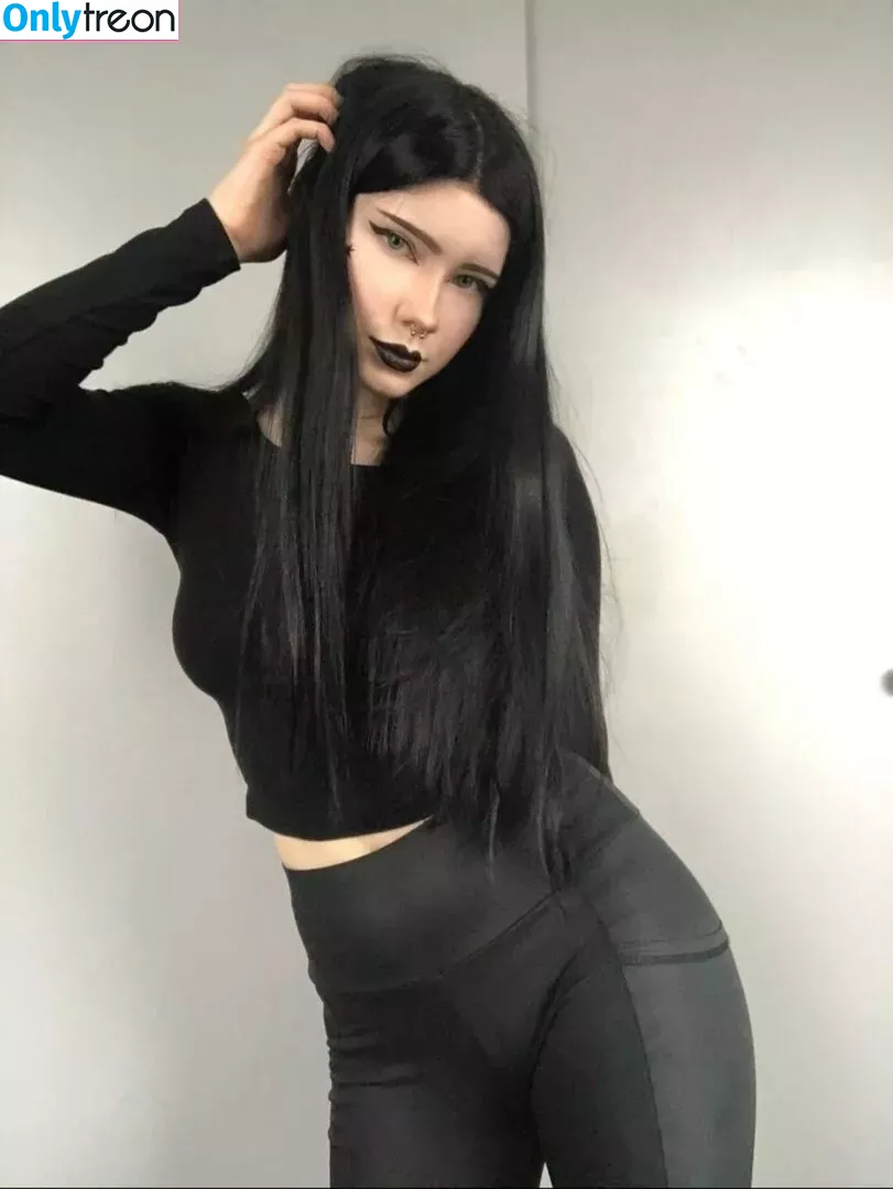 astrid.gothly nude photo #0104 (bluexastrid / cashew225)