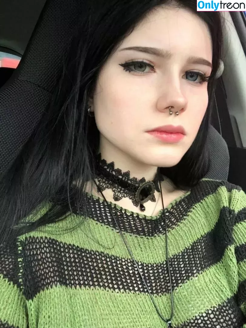 astrid.gothly nude photo #0135 (bluexastrid / cashew225)