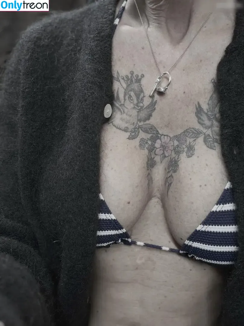 Astrid Zeegen Holt nude photo #0012 (astridiwantyouinmylife)