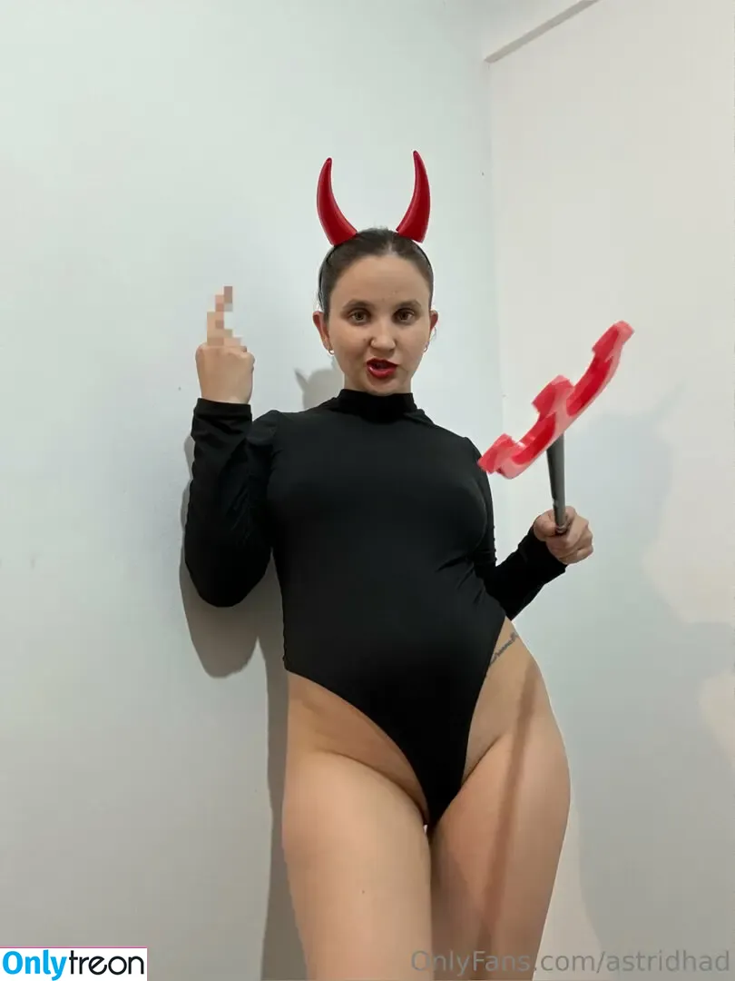 astridhad nude photo #0010 (astrids_corner)