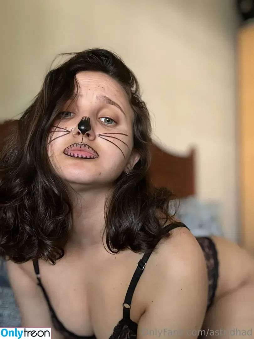 astridhad nude photo #0020 (astrids_corner)