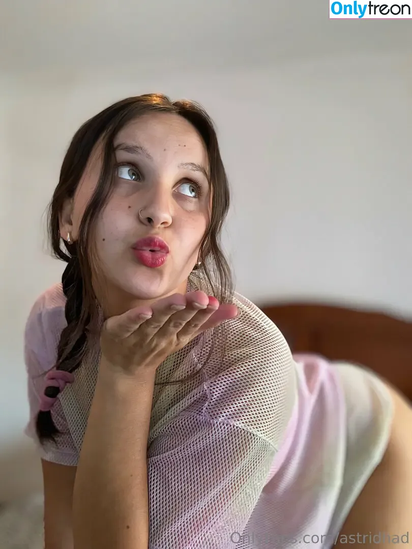astridhad голая photo #0045 (astrids_corner)