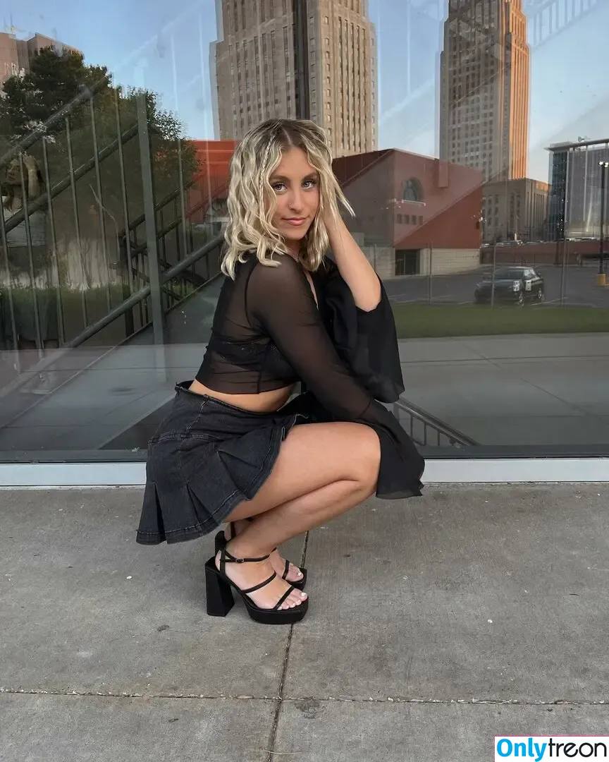 Aubree Bainum nude photo #0011 (aubree.danelle)